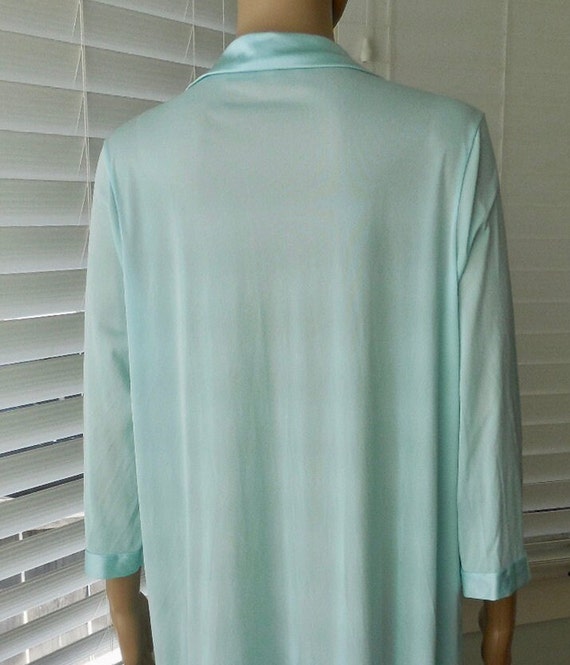 70s NYLON Housecoat VANITY FAIR Robe Button Up Ro… - image 7