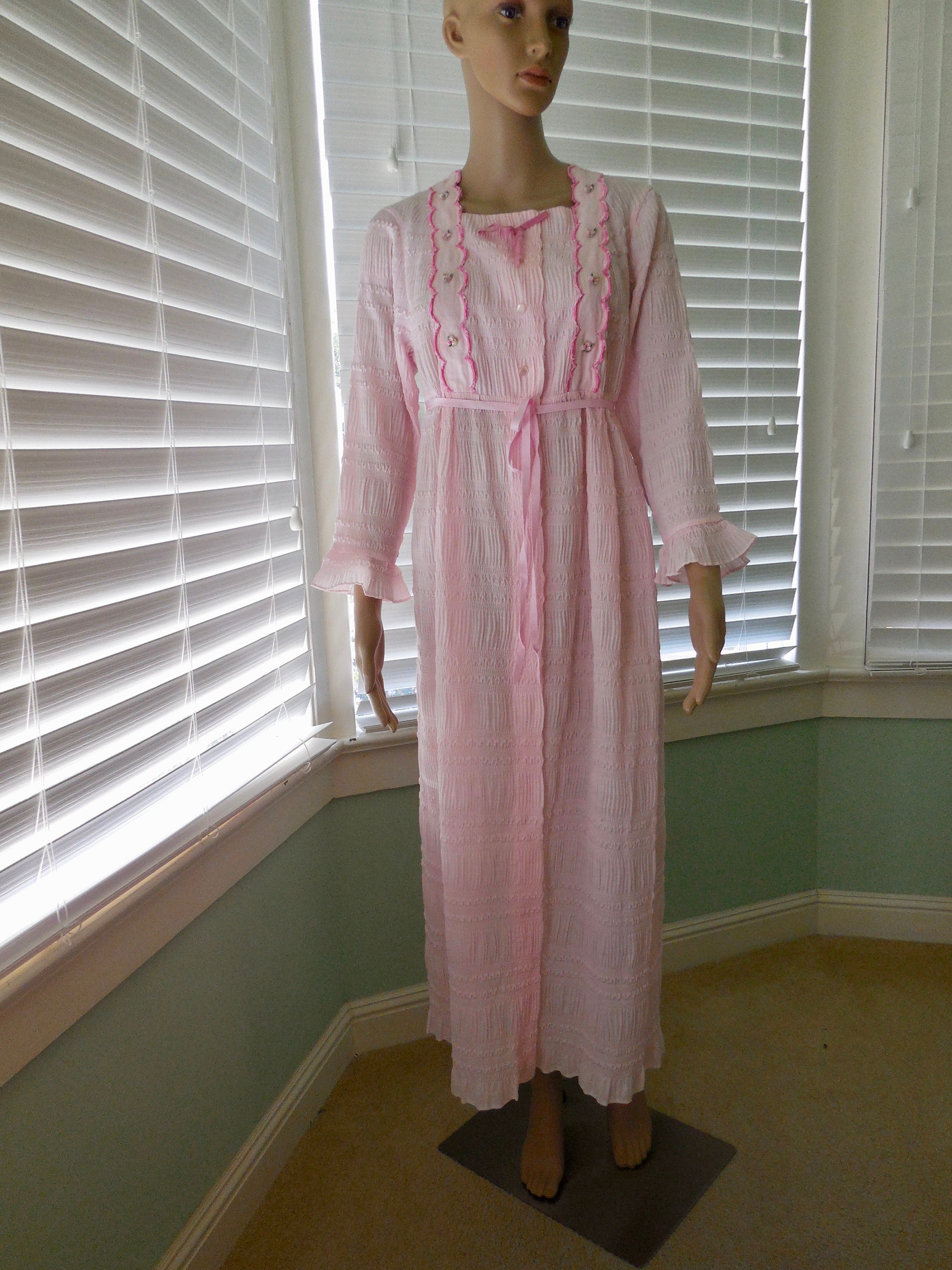 Vintage HOUSE ROBE/Vintage Housecoat/Long Robe/Pink House Etsy