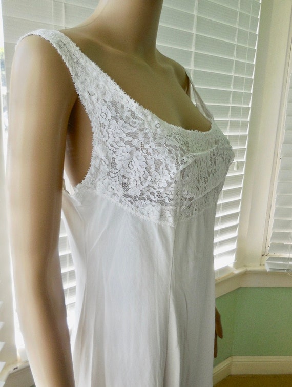 SCOOP Neck Slip HENSON KICKERNICK Full Dress Slip Whi… Gem