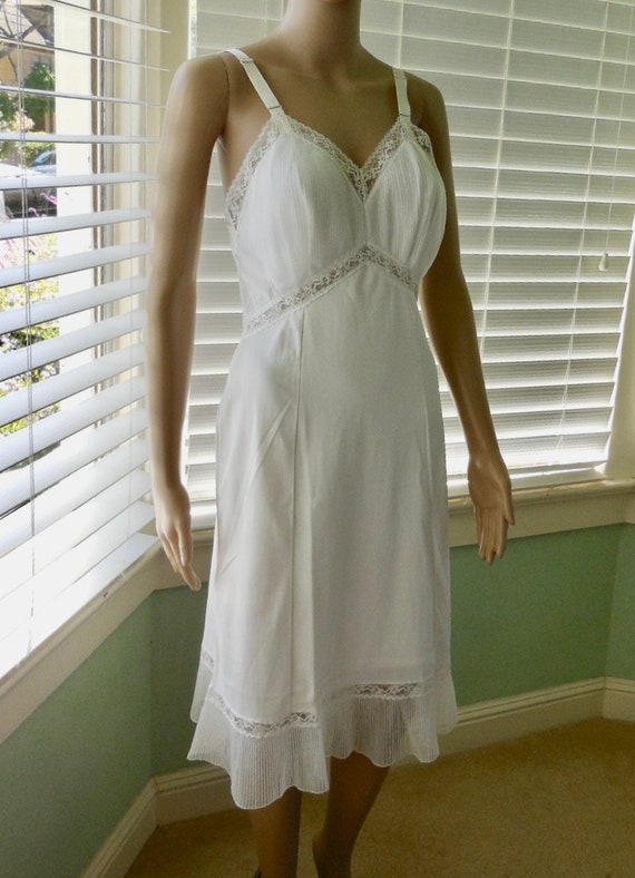 Vintage white slip Gem