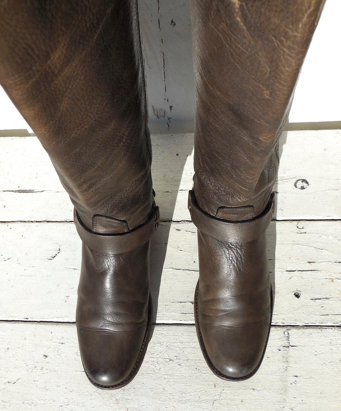 FRYE Leather Boots Khaki Gray Leather Campus Boots Knee Boots Ankle Harness Back Zipper Riding Boots Women's Size 9, foto 3 di 5