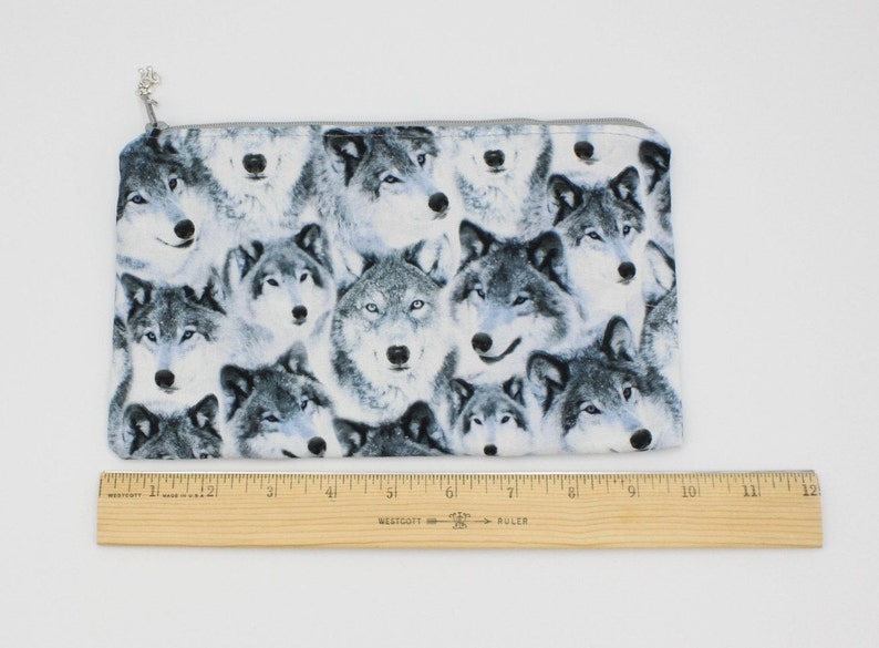 Wolf Zipper Pouch/Grey Wolf Zipper Pouch/Wolf Lovers Gift/Coupon Holder/Phone case/Cosmetic Bag/Timber wolf gift/Wolf Lovers gifts/Wolves imagen 2