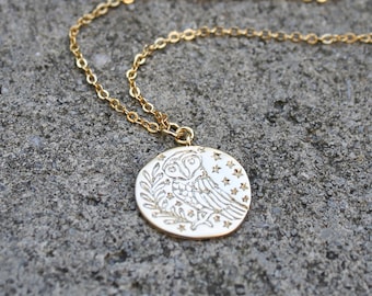 Halsband med guldfärgad uggla, geometriskt cirkelformad skiva, present till djurälskare