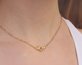 Geometric Gold Diamond Necklace // Black Stone Rhombus Choker // Dainty Minimal Layering Necklace // Simple Everyday // Gift