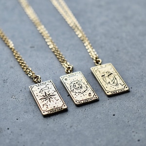 Collier de cartes de tarot// collier en or délicat//force, roue de la fortune, étoile, soleil, impératrice, tempérance, imbécile, ermite//cadeau mystique