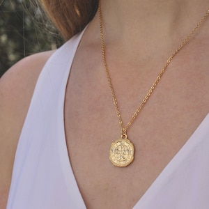 Gold Coin Necklace // Ancient Relic Necklace // Minimal Necklace // Layering Necklace // Gold Disc Necklace / Simple Everyday Jewelry / Gift