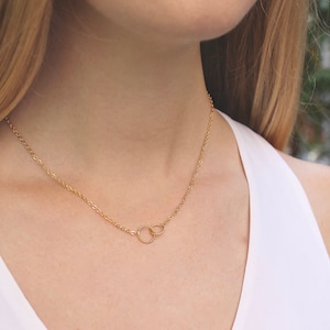 Gold Interlocking Circle Necklace, Friendship Ring Necklace, Minimal Necklace, Geometric Necklace, Simple Everyday Jewelry, Gift for Women