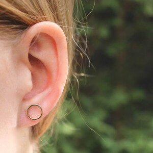 Open Circle Studs Large // Gold Geometric Earrings // Minimal Earrings // Simple Everyday Earrings // Moon Earrings // Nickel Free Studs