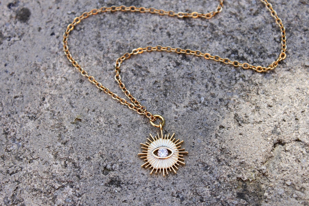 Sunburst Evil Eye Necklace – Gold