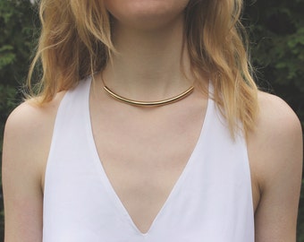 Choker Curved Gold Bar Necklace // 16K Gold // Minimal Necklace // Layering Necklace // Geometric Necklace // Gold Bar Necklace