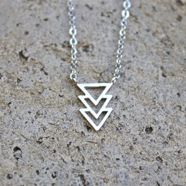 Silver Chevron Necklace // Minimal Necklace // Layering Necklace // Geometric Necklace // Arrow Necklace