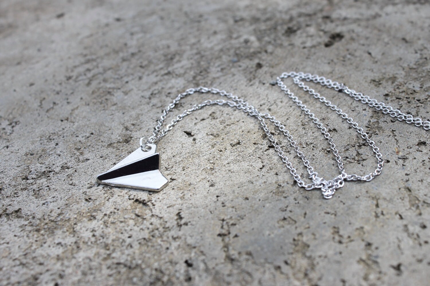 ONE DIRECTION Harry Styles SILVER PAPER AIRPLANE Necklace Pendant Plane USA