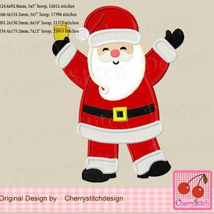 Könnte beinhalten: Ein fröhliches Weihnachtsmann-Design in Rot, Weiß und Schwarz, das eine goldene Glocke hält. Das Design umfasst einen weißen Bart, einen schwarzen Gürtel mit goldener Schnalle und schwarze Handschuhe. Der Text "Original Design by Cherrystitchdesign" steht unten.