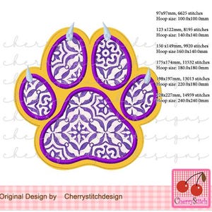 Op de afbeelding: Een digitaal borduurontwerp van een pootafdruk. De pootafdruk is geel met een paarse omtrek en gevuld met een wit en paars patroon. Het ontwerp bevat tekst met afmetingen en steekaantallen. Het ontwerp is van Cherrystitchdesign.