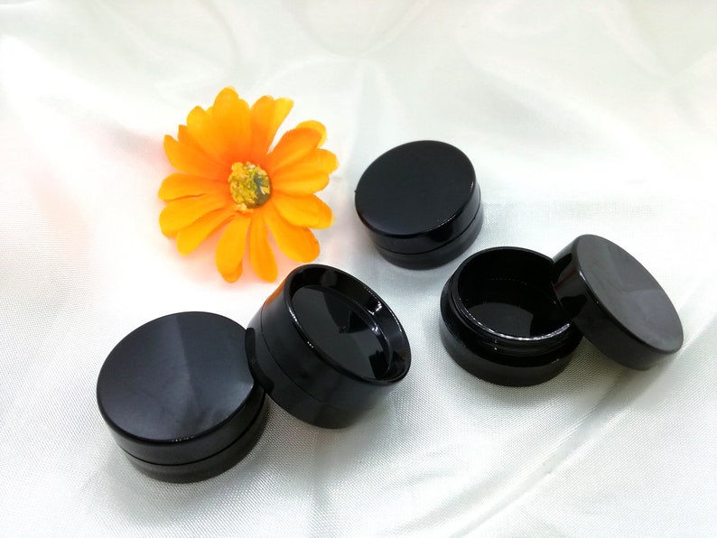 Mini Sample Box 1gm/0.03oz Plastic Black Empty Bottle Cosmetic Box Empty Round Plastic Bottle Mini Lip Balm Bottle Mini Cosmetic Storage Box image 4