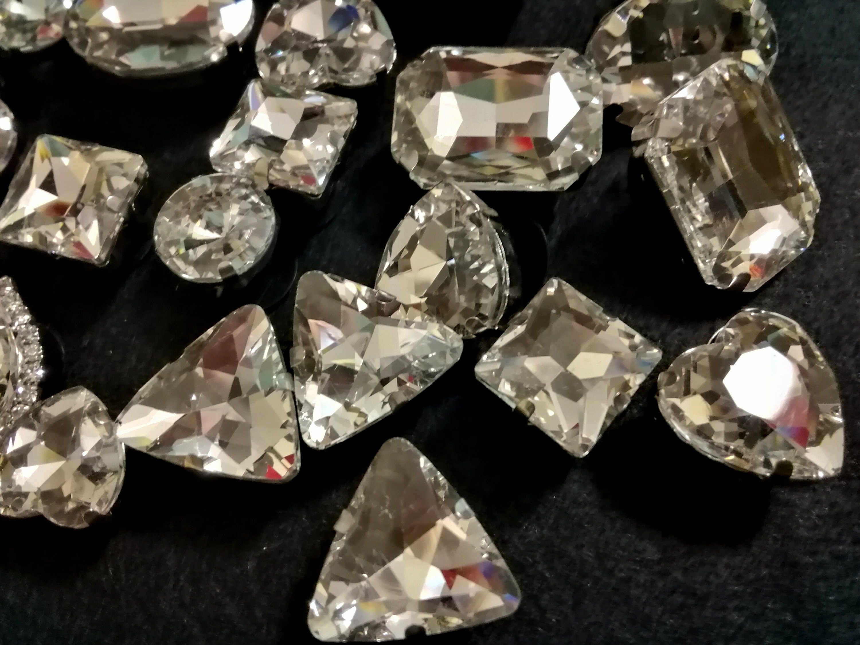 28 Pcs Assorted Glass Bling Bling Diamond Croc Shoe Charms 