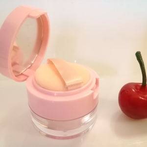 5gm / 0.17oz Portable Mini Pink Powder Box with Mirror and Power Puff Pink Powder Box Mini Compact Box Mini Powder Puff Mirror Cosmetic Box