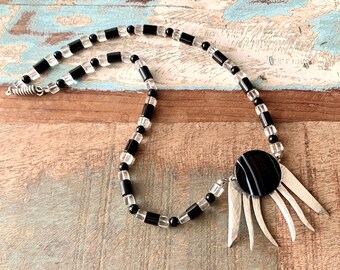 Besteckschmuck Collier aus zwei versilberten Dessertgabeln mit Onyx und Bergkristall Steifenachat und 925er Silberschließe Boho recycelt