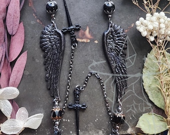 Lord of the Fallen Gunmetal Eyeglass Chain | Black Czech Crystal | Dark Ethereal | Dark Witch Chain for Glasses | Black Gothic Gift