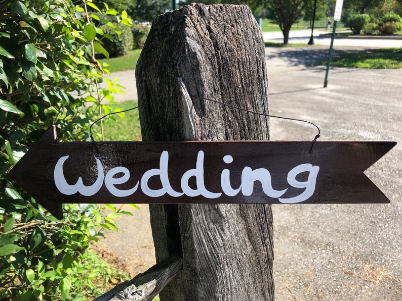 Rustic Chic Wedding Wooden Arrow Sign With Wire Hanger Etsy