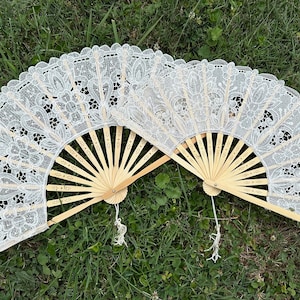 Ivory Lace Fan with Flower Design for Wedding Ceremony, Floral Lace Wedding Favor, Party Favor
