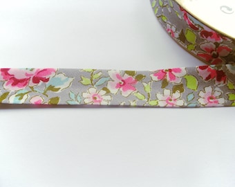 Graues Schrägband mit Blumenmuster Blumen  18 mm Einfassband Bordüre