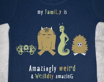 Monster Family - Śmieszna młodzieżowa koszulka z grafiką w kolorze granatowym // Dziwna rodzina // Niesamowita // Fajny prezent // Niepowtarzalna // Pasujące koszulki