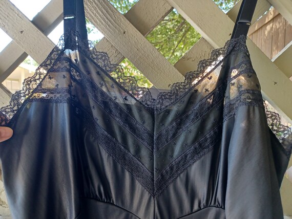 Vintage lovely inky black nylon full slip lace cr… - image 6