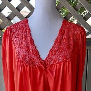 Sale Vintage red nylon robe nightgown dressing gown -  Medium to Large