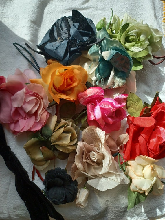 Lot vintage millinery flowers Gem