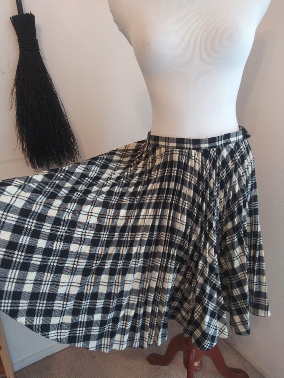 SALE Vintage 1950s plaid pleated school girl circ… - image 4