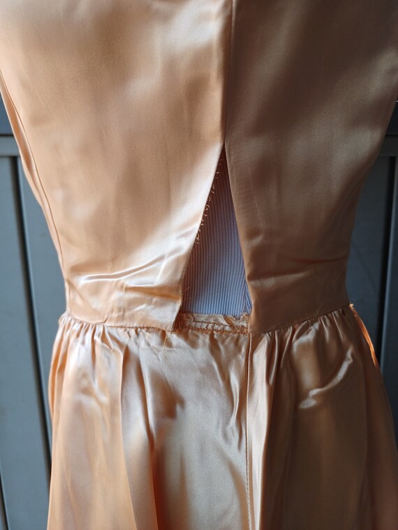 SALE Vintage gorgeous liquid satin decadent peach… - image 9