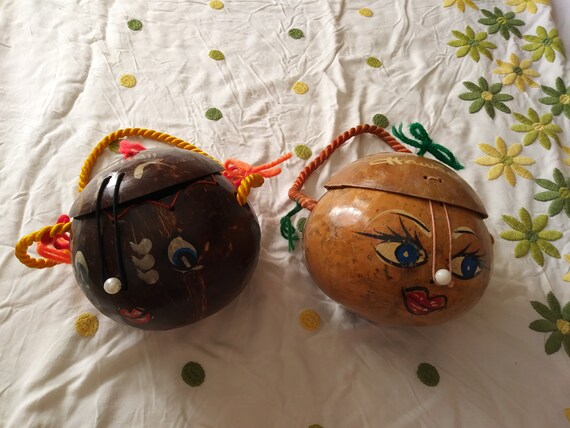 Vintage Hawaiian souvenir kitsch coconut purses
