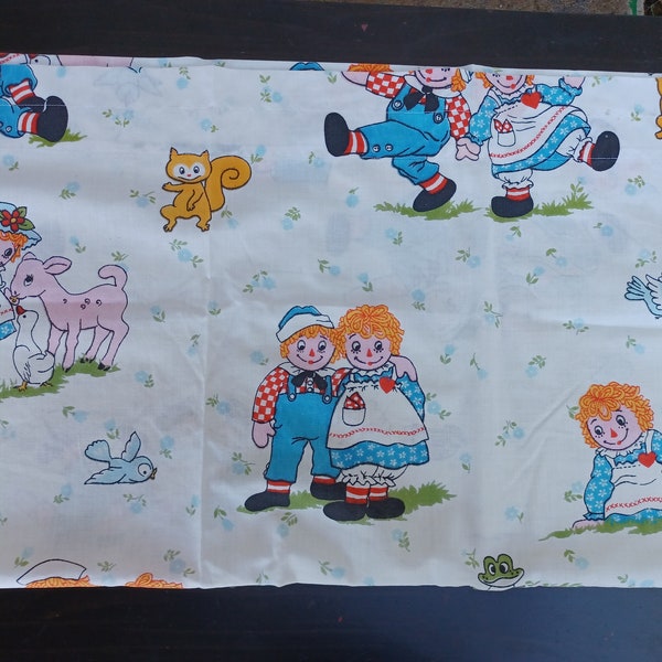 Vintage cute Raggedy Ann and Andy linen small blanket