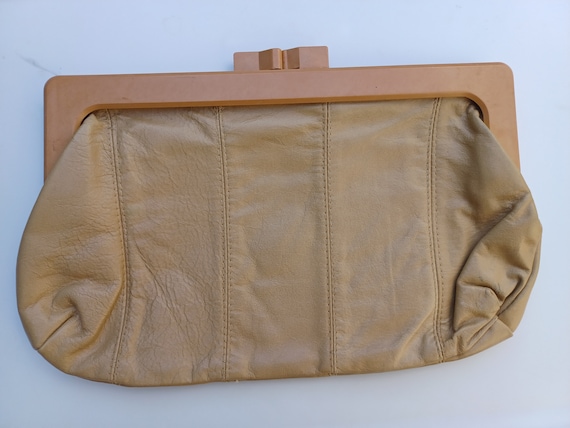 Sale Vintage 1960s khaki yellow leather clutch pu… - image 1