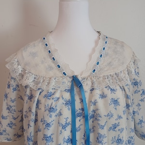 SALE Vintage cotton-poly blend blue floral nightgown and robe set - Large to Extra Large