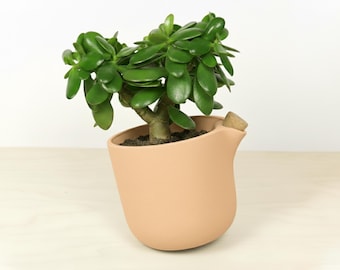 Schuine design bloempot, handgemaakte leunende bloempot - kruidenpot schuin scheve bloempot- Studio Lorier designbloempot - handgemaakte pot