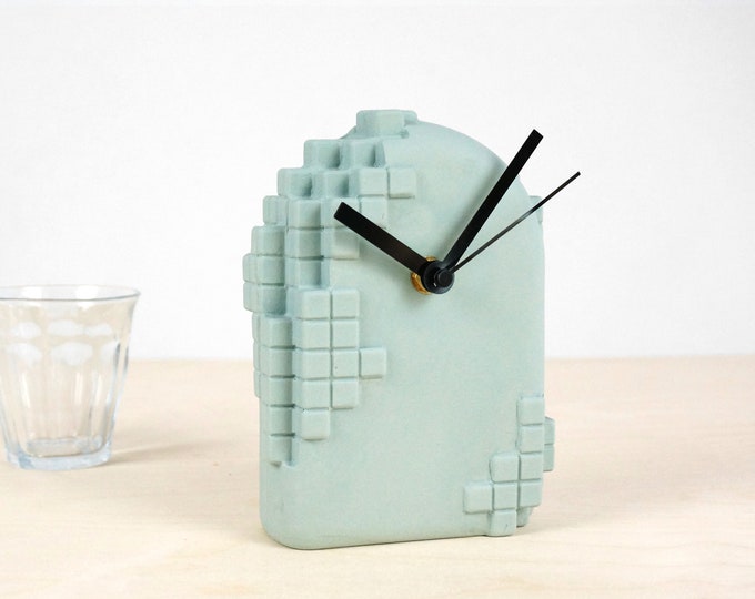 PIXEL CLOCK - pixelated - pixels clockwork ceramics analog digital hands