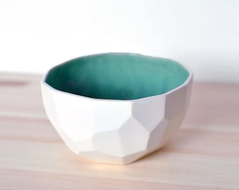 Modern ceramic breakfast and soup bowl handmade in polygons out of porcelain- facetted design - Poligon mdeium bowl - Emerald Green