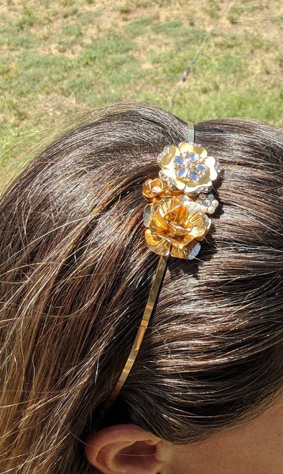 Vintage Gold Tone Floral Headband Tiara Pearls Crystals  display picture 3