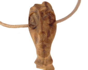 Pendentif en bois « La Face d'Olive »