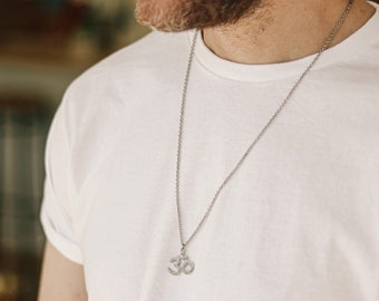 Collar Om para hombres, acero inoxidable, collar de cadena para hombres con un colgante Ohm de plata, regalo envuelto para él, collar de yoga, mantra espiritual