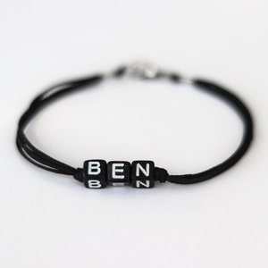 Pulsera con nombre para hombre, pulsera personalizada para hombre, inicial negra, letra inglesa, cubo, cuentas, pulsera de la amistad, joyería, regalo del Día del Padre para él