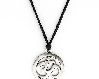 Om-hängehalsband för män, silverfärgad Ohm-berlock, hinduisk symbol, herrhalsband, svart bomullssnöre, yogasmycken, pojkvänpresent till honom