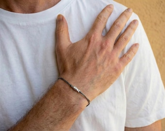 Bracciale da uomo con pesci, ciondolo a forma di pesce color argento, misura e colore personalizzabili, cordino, regalo per gli appassionati di pesca, cordino grigio oceano, gioielli da uomo