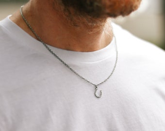 Horseshoe necklace for men, lucky charm necklace mens necklace silver hoof pendant, waterproof chain necklace, gift for him, cowboy necklace