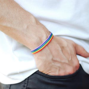 Pride-armband, regnbågens flaggfärger, HBTQ-armband med manschett, pridesmycken, gay, present till vän, jämlikhet, smycken i speciallängd