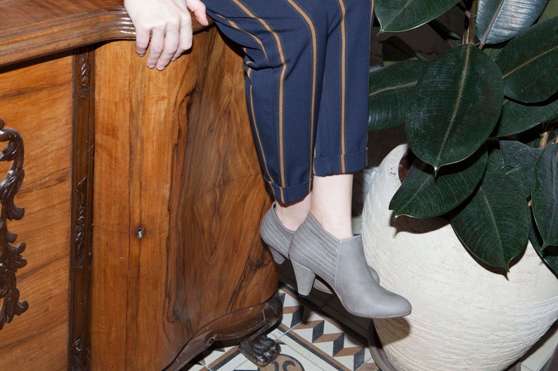 VENTA // Botines Grises Botas de Tacón de Cuero Sofia // | Etsy México