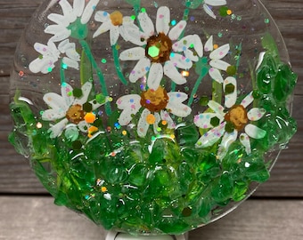 Daisy nightlight, Daisy flower night light, Daisy decor, Daisy meadow, Daisy flower, gift for her, April Flower, plug in nightlight,daisy