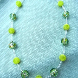 Halskette in grün Bild 3